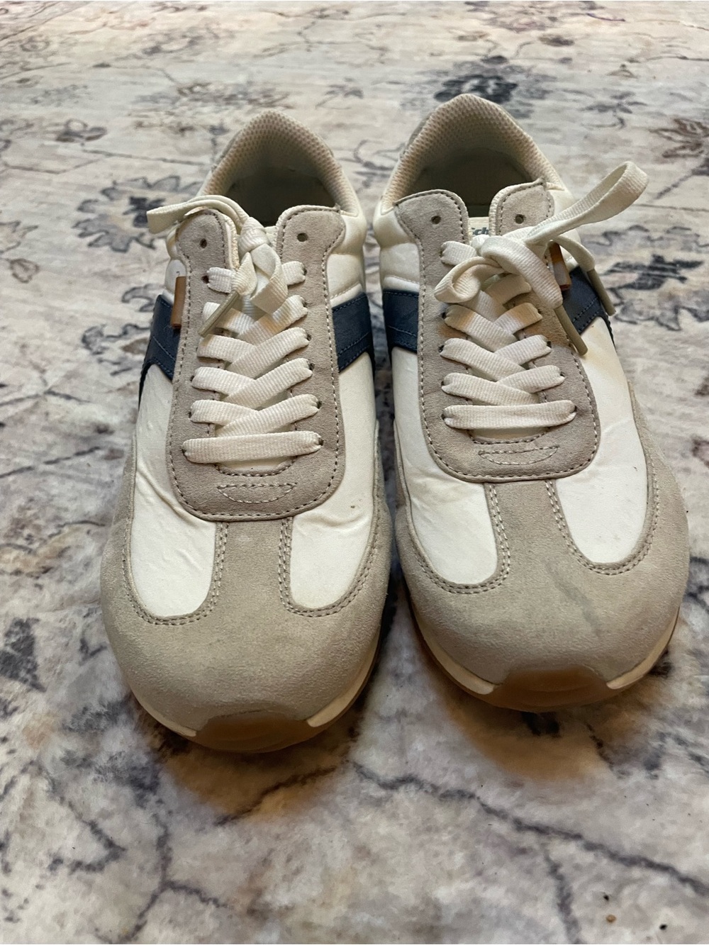 Dr. Scholl's Cream and Navy Women's Casual Sneakers